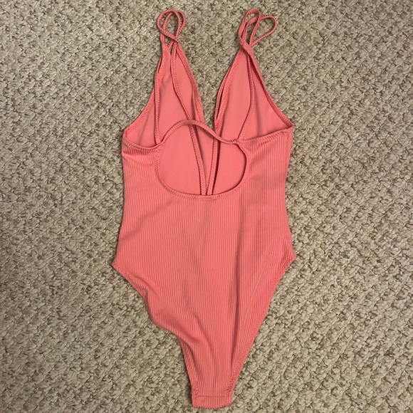 Swimsuit - Picture 2 of 3